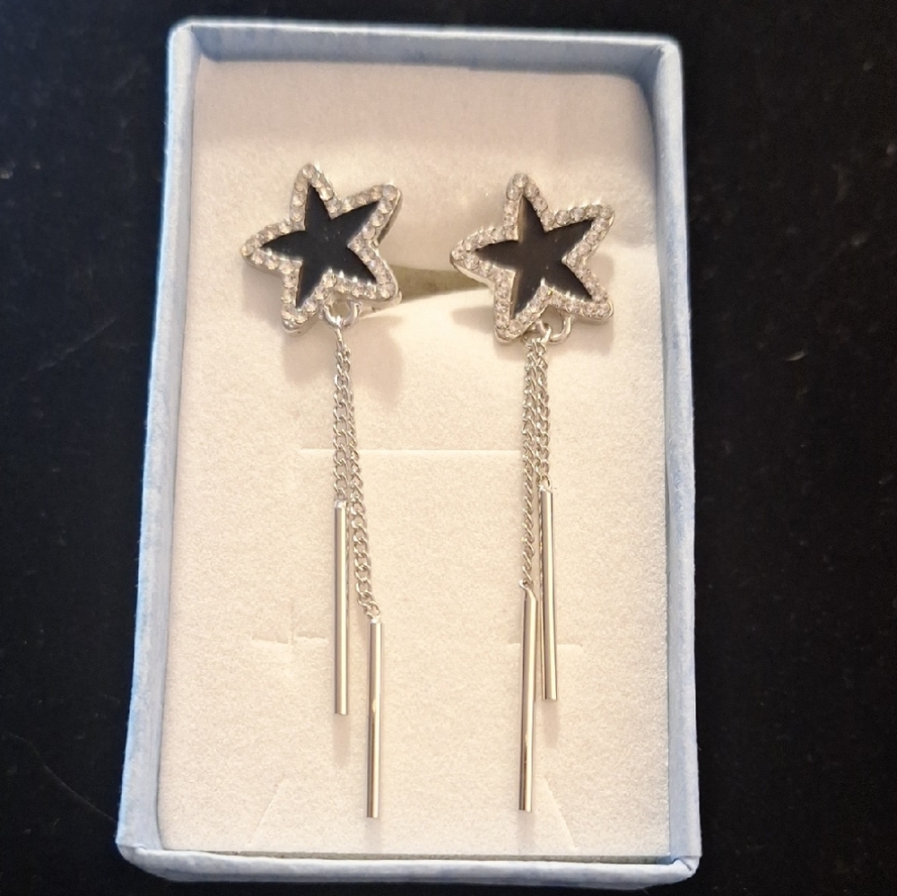 Silver Star Dangle Earrings Black/Silver CLIP ONS